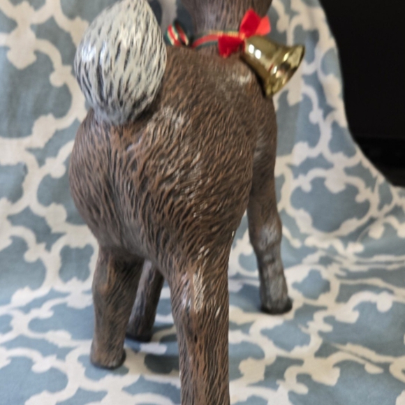 Hand painted ceramic Christmas Reindeer with bell - Picture 4 of 6